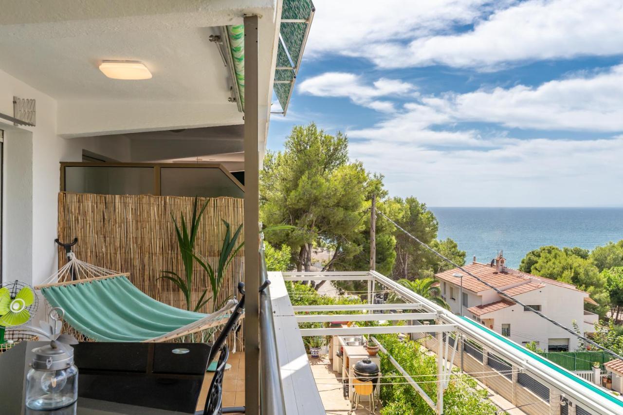 Beach Front Retro Hideaway In Salou Esterno foto