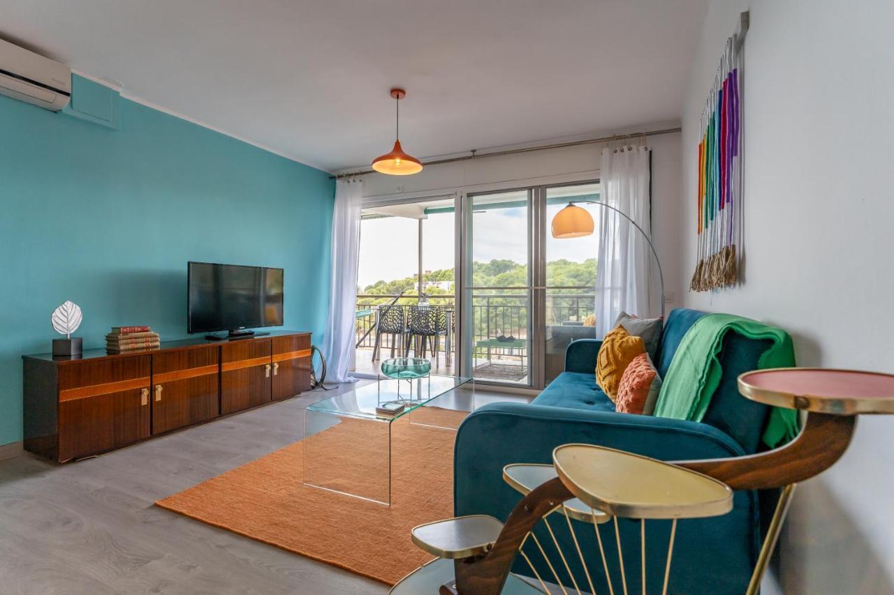 Beach Front Retro Hideaway In Salou Esterno foto