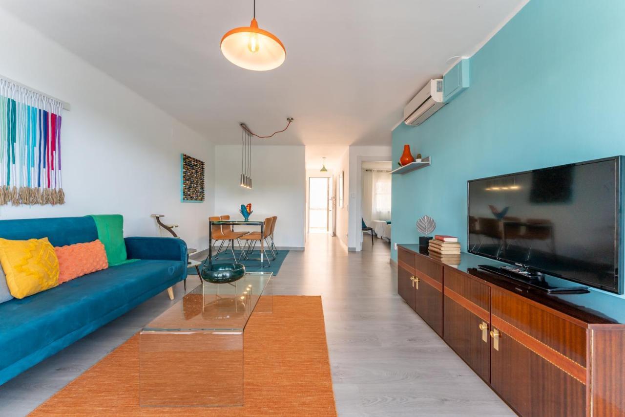 Beach Front Retro Hideaway In Salou Esterno foto