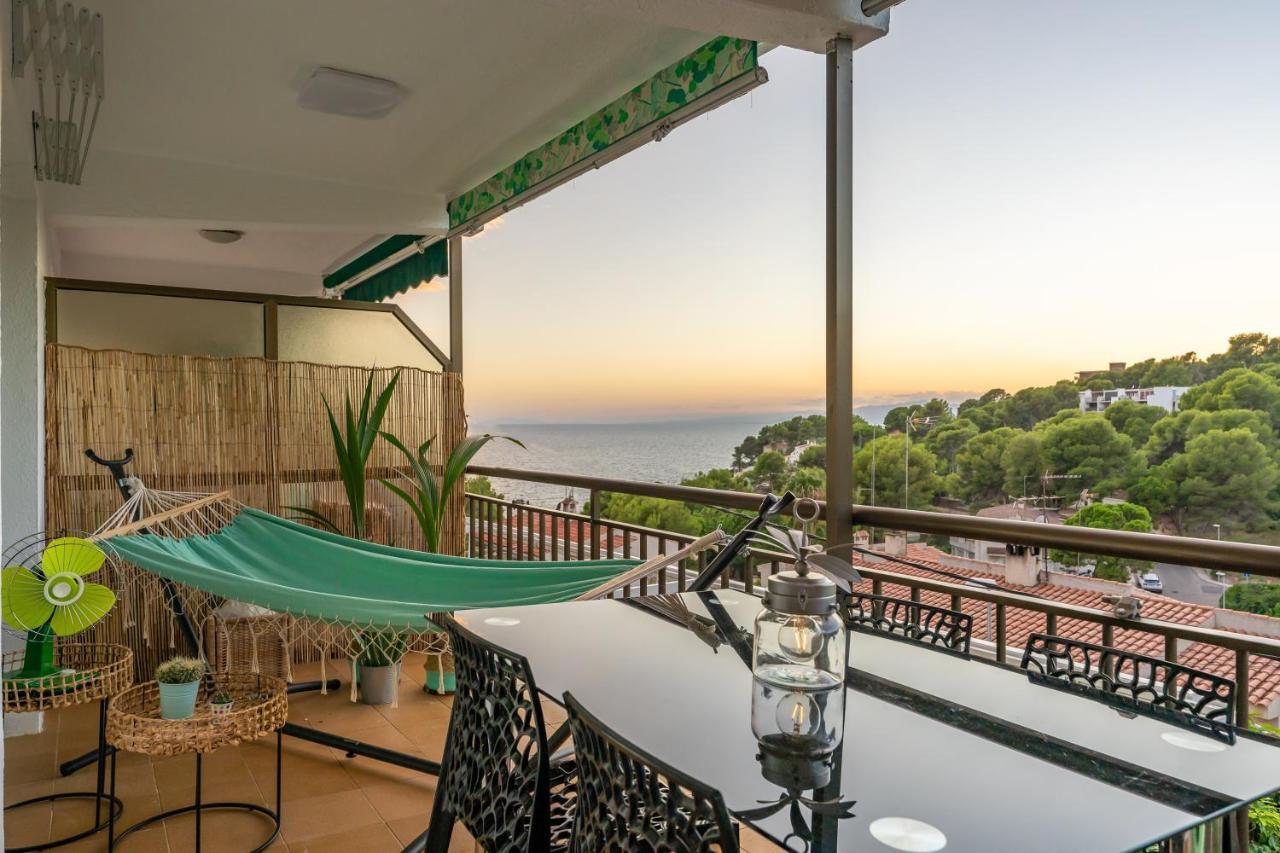 Beach Front Retro Hideaway In Salou Esterno foto
