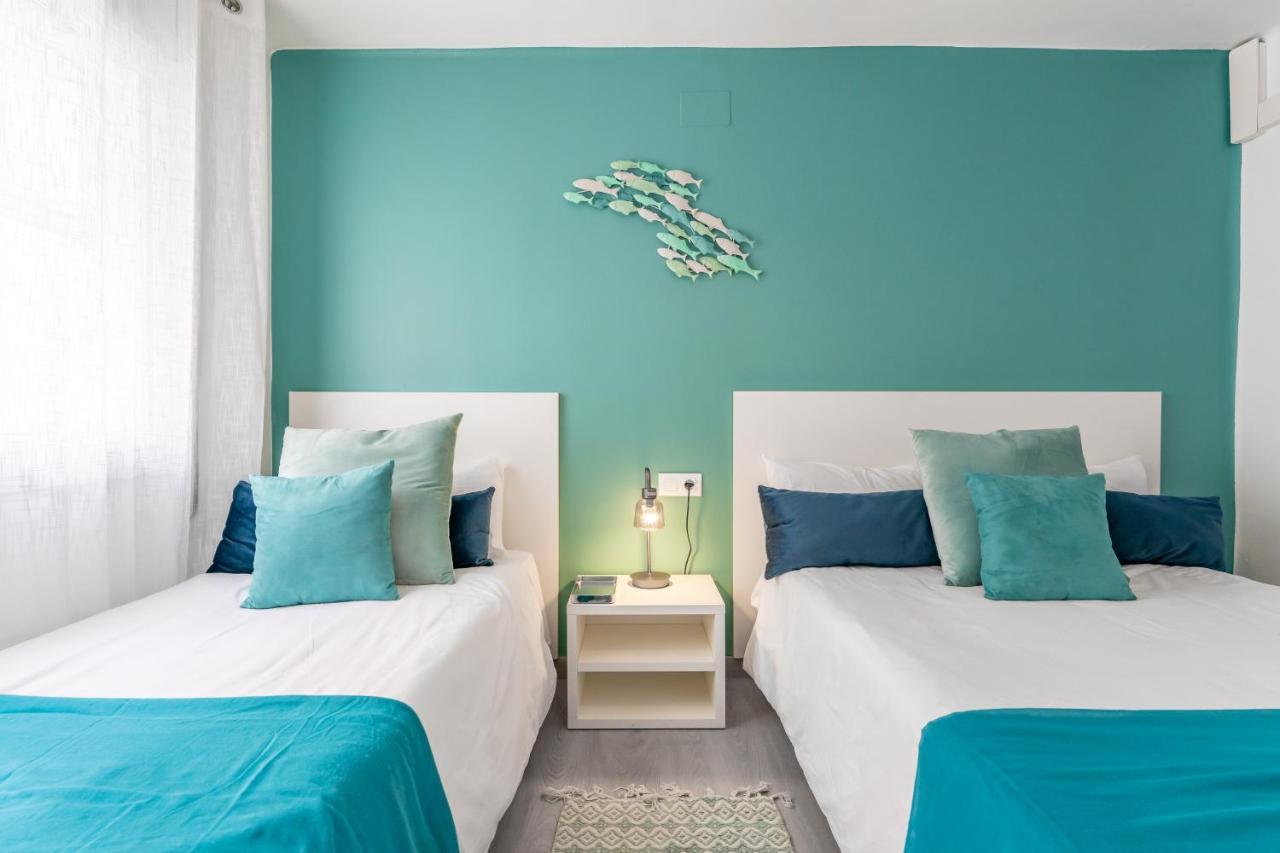 Beach Front Retro Hideaway In Salou Esterno foto