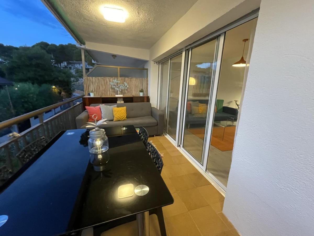 Beach Front Retro Hideaway In Salou Esterno foto