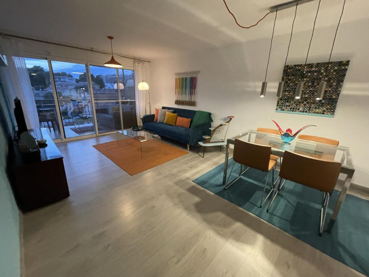 Beach Front Retro Hideaway In Salou Esterno foto